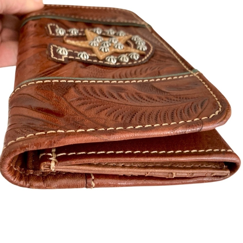 AMERICAN WEST Embossed Leather Studded Trifold Wallet Western Brown - Picture 8 of 9